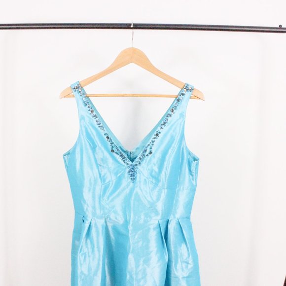 Bests & Adam Dress - Picture 4 of 8